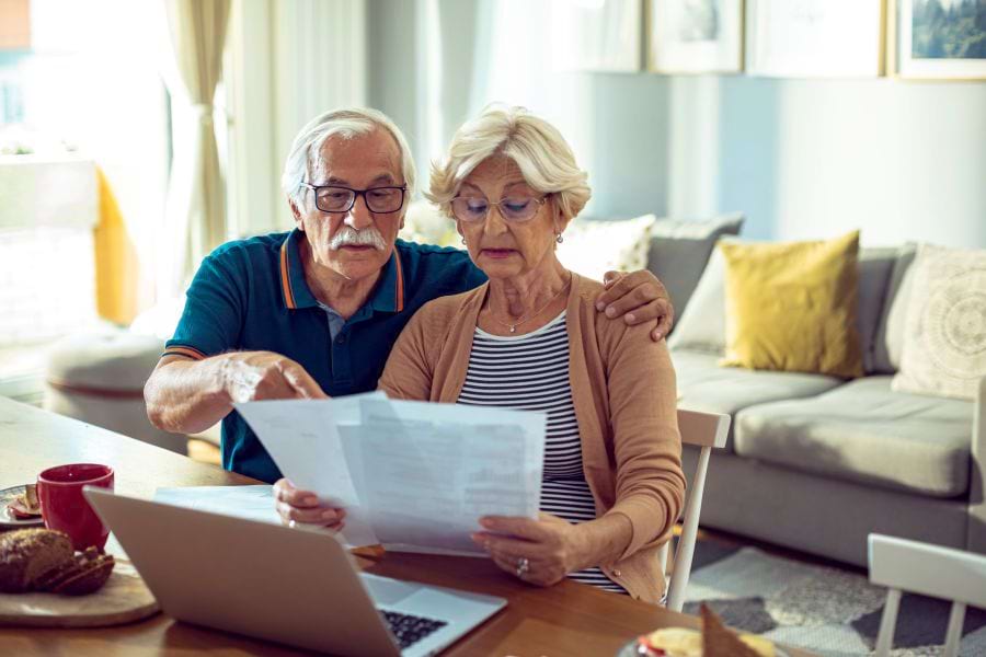 A couple deciding between a Will or a Trust in Hanahan
